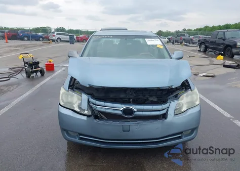 2006 Toyota Avalon z USA, uszkodzony, nr VIN 4T1BK36B96U150909